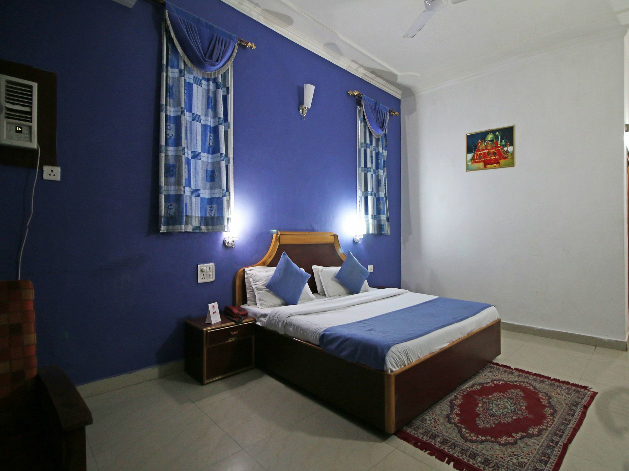 Oyo 5667 Katra Continental Hotel Buitenkant foto