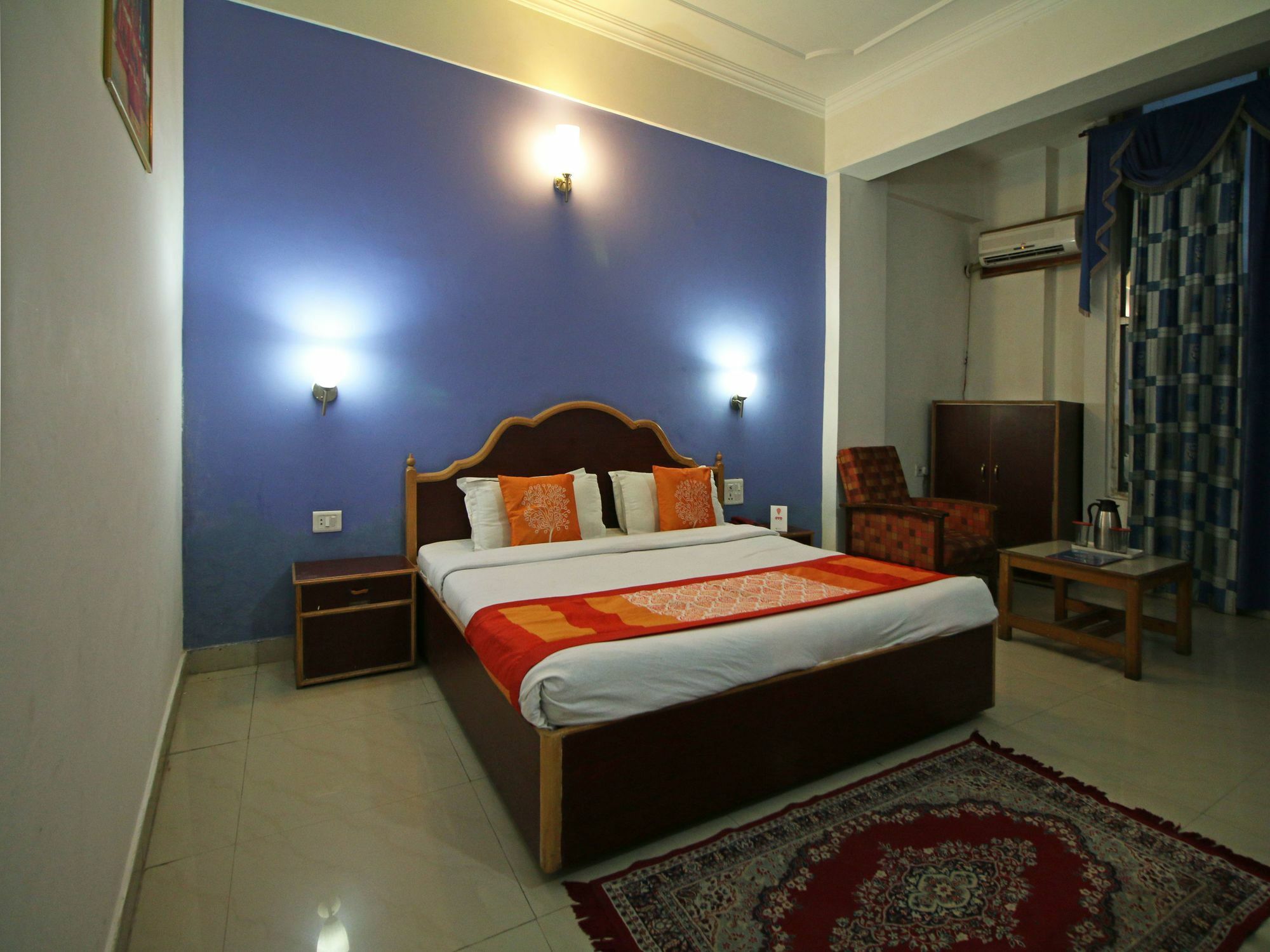 Oyo 5667 Katra Continental Hotel Buitenkant foto